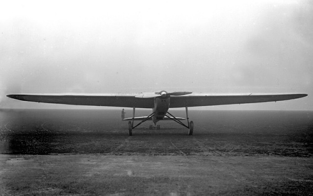 Fairey Long-Range Monoplane ze předu