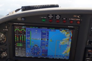 Primární obrazovka při letu do zálivu Ajaccio.