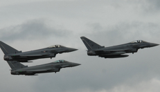 Víceúčelový letoun Eurofighter Typhoon v letové ukázce, Dny NATO 2016 Víceúčelový letoun Eurofighter Typhoon v letové ukázce, Dny NATO 2016
