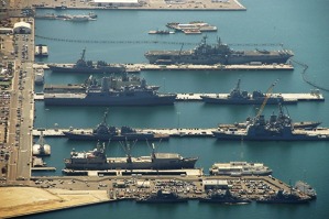 Vojenská část přístavu San Diego. 