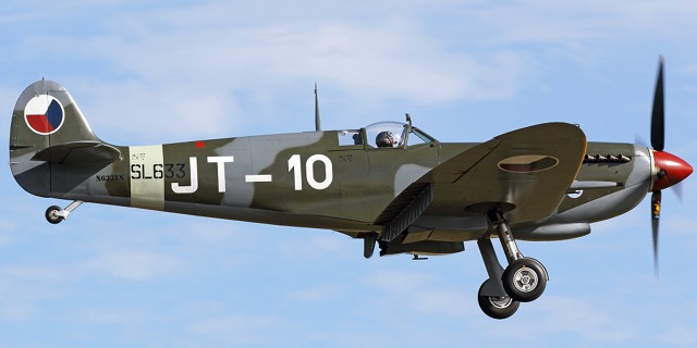 Spitfire LF Mk IXe SL633 JT-10. Foto: Zdeněk Ondráček
