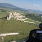 Pod námi je Spišský hrad, Slovensko 2016 s Dynamicem a L-13 Vivat. 