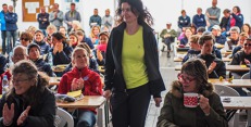 Vítězka dne ve třídě 18m, Alena Netušilová (středa 24. 5. 2017). Foto: wwgc2017.cz Vítězka dne ve třídě 18m, Alena Netušilová (středa 24. 5. 2017). Foto: wwgc2017.cz