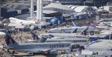 Pohled na letiště Le Bourget v době konání pařížského aerosalonu v červnu 2017. Zdroj: Siae.fr Pohled na letiště Le Bourget v době konání pařížského aerosalonu v červnu 2017. Zdroj: Siae.fr
