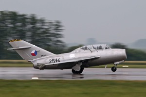 Těšit se můžete i na MiG-15 UTI. Zdroj: AP