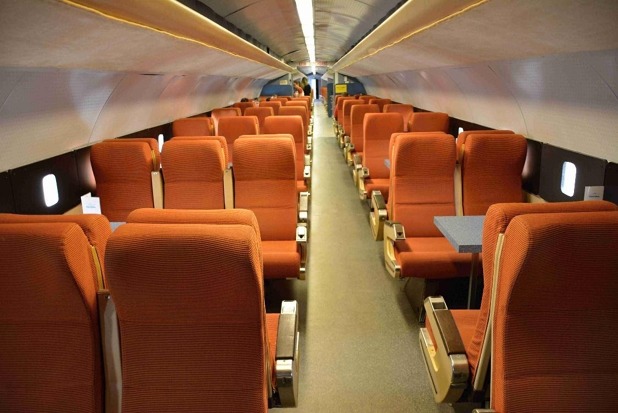 Restaurace v replice letadla Concorde, nabízí 150 míst.