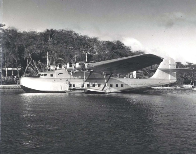 M-130 China Clipper, NC14716, v Honolulu 