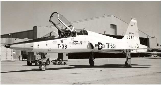 Northrop T-38A-25-NO Talon (60-0331) na Edwards AFB