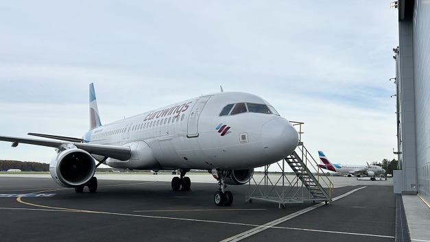 eurowings_pred_hangarem_jat.jpg