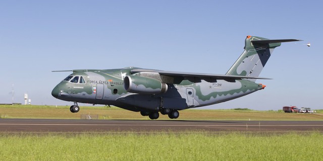 Embraer KC-390 uskutečnil úspěšně první let