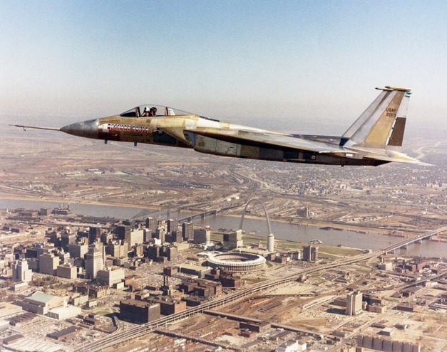 Streak Eagle nad městem St. Louis Foto: McDonnell Douglas Corporation 