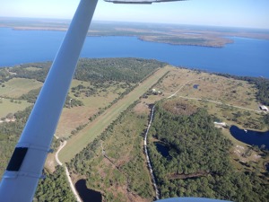 16FD Skinners Wholesale Nursery airport jedno z mnoha soukromých letišť