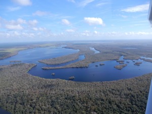 Nekonečné roviny s jezery ve střední Floridě