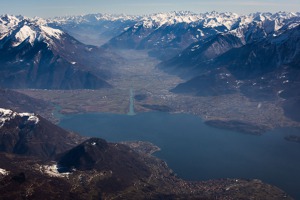 Severní cíp jezera Lago di Como, severní Itálie