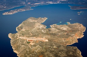 Ostrov Kastelorizzo – nejvýchodnější řecké letiště. Leží pár kilometrů západně od Stroggli. 