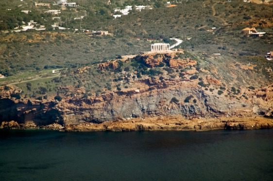 Chrám na výběžku Sounion, jihovýchodně od Atén