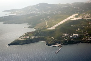 Pohled na letiště ostrova Syros