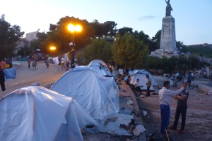 Stanový tábor běženců v přístavu Lesbos