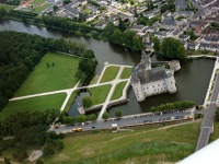 Zámek Sully, údolí řeky Loire, Francie Zámek Sully, údolí řeky Loire, Francie