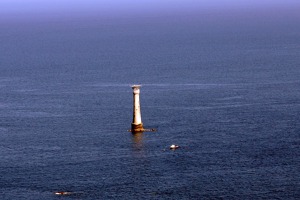 Maják Bishop ́s rock označující skaliska na západním okraji Scilly