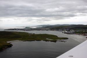 Východní strana hlavního ostrova Shetland – pohled směrem na jih k hlavnímu městu Lerwick