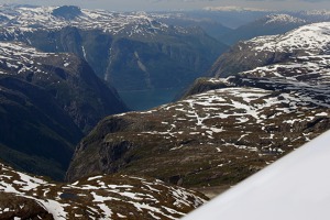 Fjord Hardanger po odletu z ledovce Hardanger-jokulen