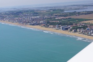 Pláže mezi Bibione-Caorle a Benátkami