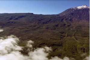 Sopka Teide. Uvnitř je kráter v kráteru, ale bohužel jsem neměl možnost to vyfotit nebo nafilmovat.