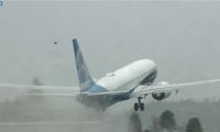 Okamžik startu. Boeing 737-8 MAX se poprvé odlepil od ranveje domovského letiště Boeingu v Seattlu.