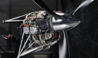 Čtyřválec Safran SR305-230E (227 hp) firmy SMA. Iustr.foto Čtyřválec Safran SR305-230E (227 hp) firmy SMA. Iustr.foto
