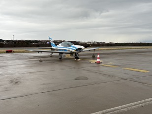 Shark na stojánce letiště Rijeka musí čekat až se pro něj vrátím