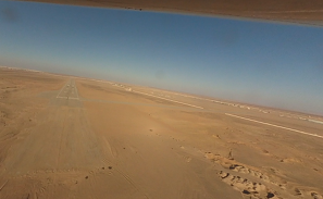 Přiblížení na druhu 01 L letiště Capital u Káhiry