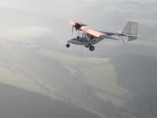 TL32 na letu Vlašim-Nymburk