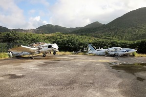 Letadlo zničené hurikánem na letišti Grand Case na ostrově Saint Martin - v jeho francouzské části