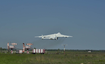 Mrija v úterý ráno startuje z letiště Gostomel Airport (UKKM/GM). Foto: Antonov.com