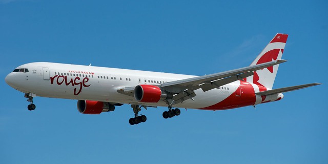 B 767-300ER Air Canada Rouge jde na přistání. Foto BriYYZ's (Flickr)