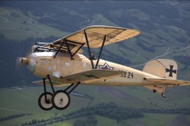 Dvouplošník Albatros D.III, znovuvzkříšená krása pro modré nebe.