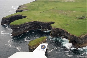Dun Briste, Sea-stack at Downpatrick Head, západní pobřeží Irska.
