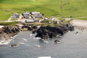 Místo „The Castles“ u Malin Head severozápadní Irsko.