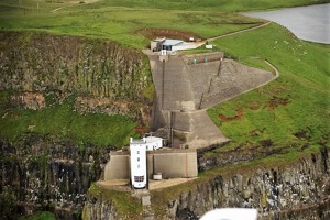 Maják Bull Point na západě Rathlin Island.