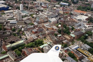Střed města Coventry – i dnes jsou vidět stopy těžkého bombardování během 2. světové války. 