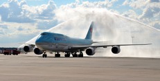Boeing 747-8I při prvním příletu do Prahy na lince Soul - Praha Korean Air. Boeing 747-8I při prvním příletu do Prahy na lince Soul - Praha Korean Air.