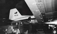 Avia Av-14T imatrikulace OK-LCA při nakládce pošty. Obr. je matejkem Poštovního muzeam České pošty. Avia Av-14T imatrikulace OK-LCA při nakládce pošty. Obr. je matejkem Poštovního muzeam České pošty.