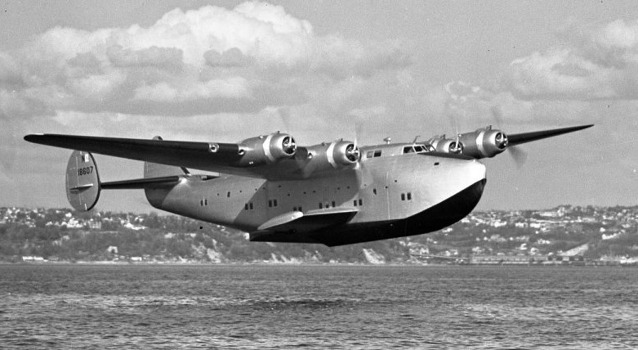B 314 Clipper, hydroplán schopný překonat Atlantik.