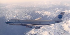První typ Boeingu B747 ve službách společnosti Pan Am. První typ Boeingu B747 ve službách společnosti Pan Am.