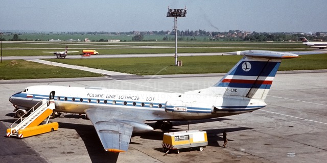 TU-134 polské společnosti LOT, semdesátá léta na Ruzyni. Foto: Petr Popelář