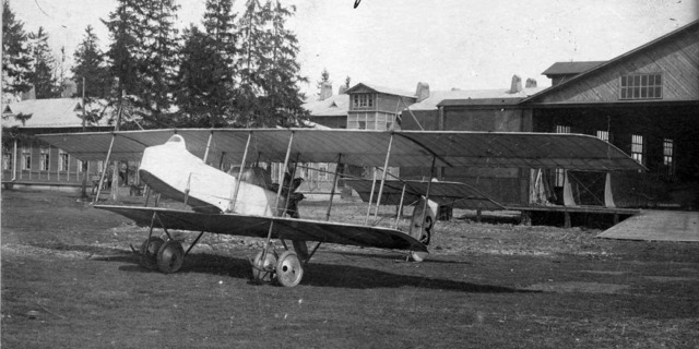 Farman 30 čs. leteckého oddílu v létě 1918 v Ufě. Foto: Archiv VÚA-VHA