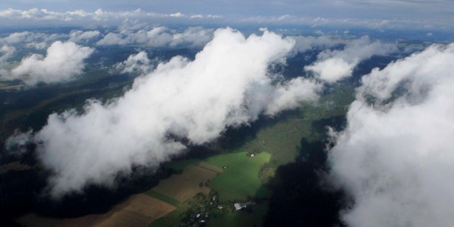 Zajímavá panoramata při přeletu ČR na motorových paraglidech 2016.