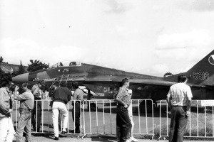 MiG-29 (5616) na letiští ve Kbelích v roce 1992. Foto: Michal Louč