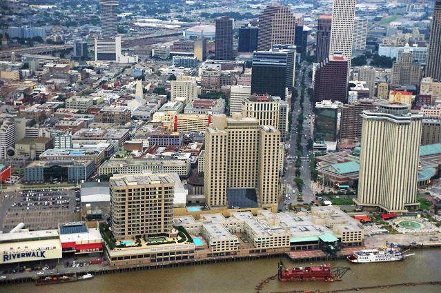 Střed New Orleans. 